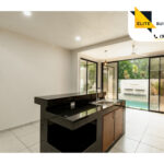 Espectacular casa con vista tropical