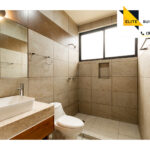 Espectacular casa con vista tropical